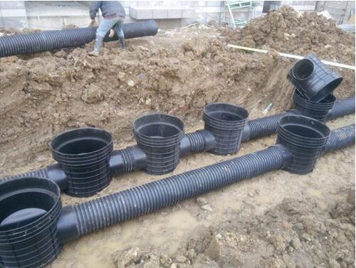 普通排水檢查井比，為何塑料檢查井更適合市政道路工程？