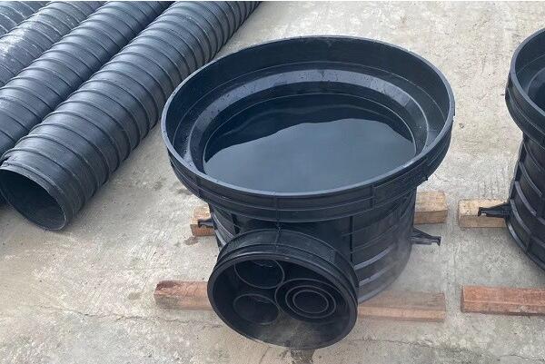 室內(nèi)排水管如何接入塑料檢查井？